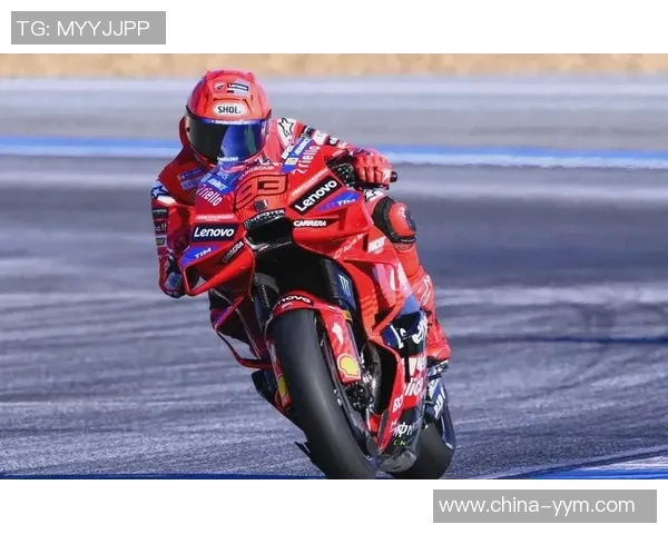 马奎斯与足球球星的传奇故事：从赛场到人生的完美交织